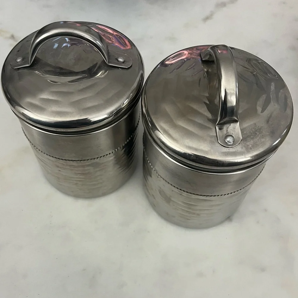 💕 Bundle of 2 metal 4” tall storage bins with lids